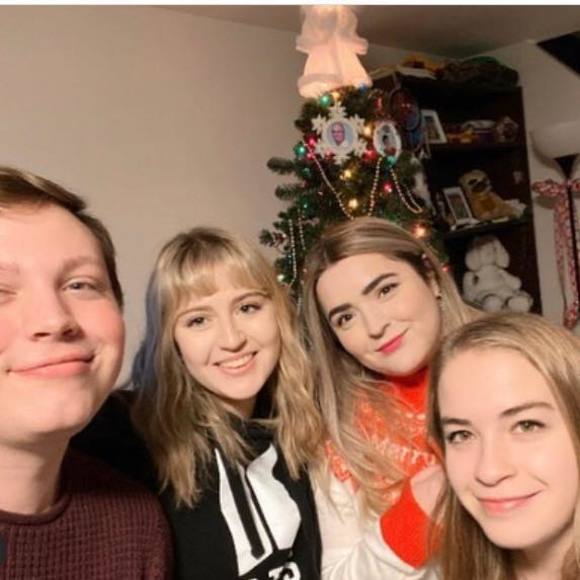 Meet your Posher, Danika - Picture 1 of 1